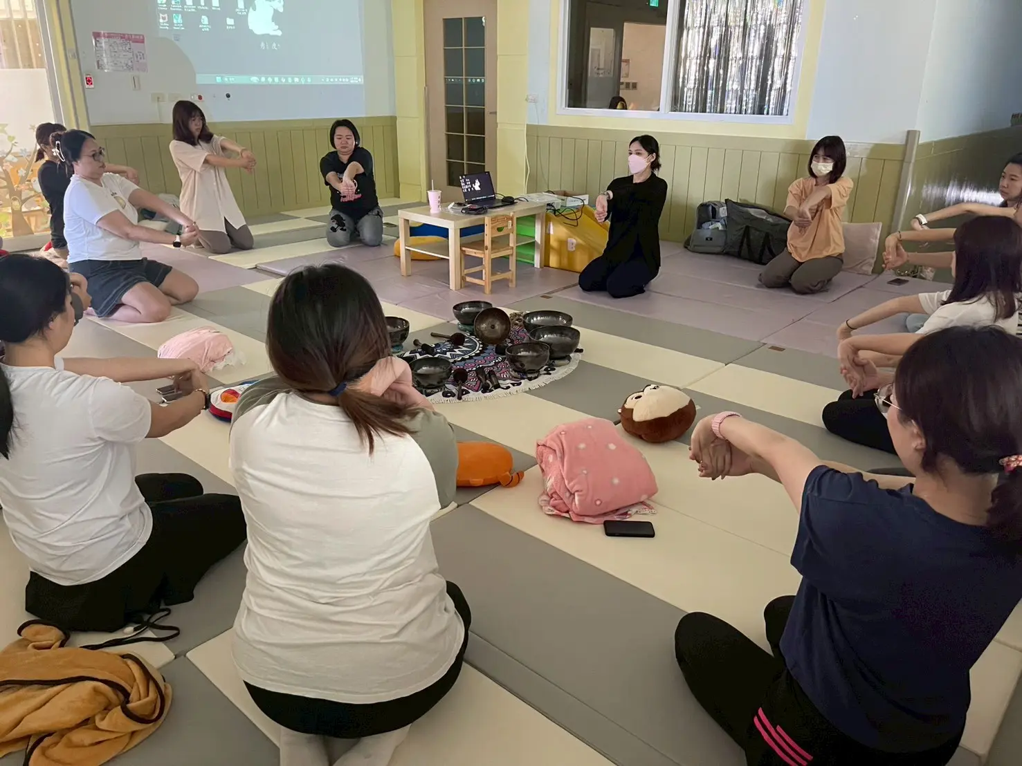 Line Album 1141108觀音公托頌缽瑜珈🧘‍♀️ 251116 7