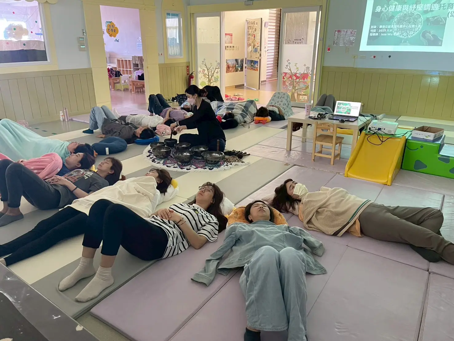 Line Album 1141108觀音公托頌缽瑜珈🧘‍♀️ 251116 12