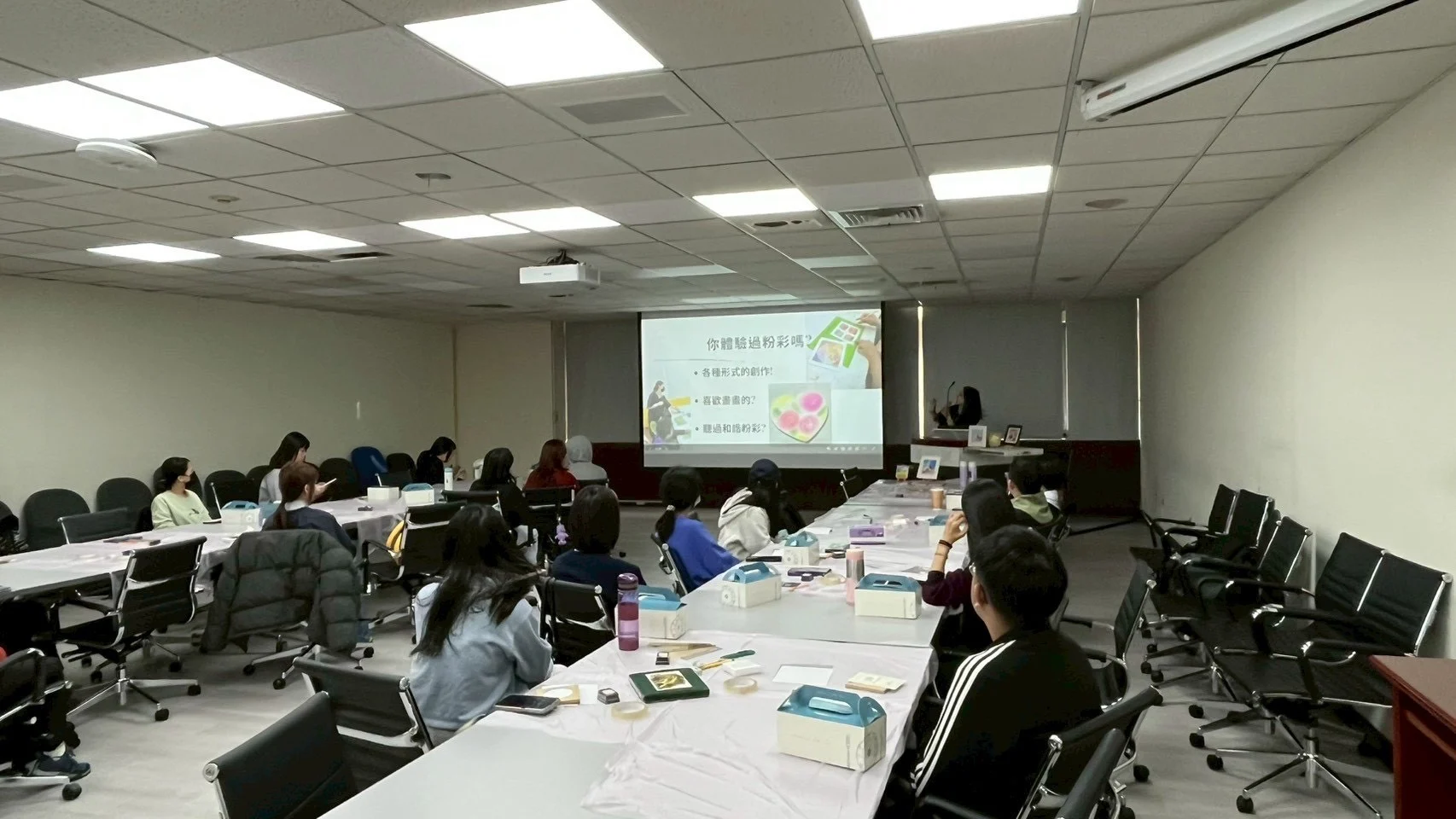 Line Album 20251128輔大粉彩 251208 2