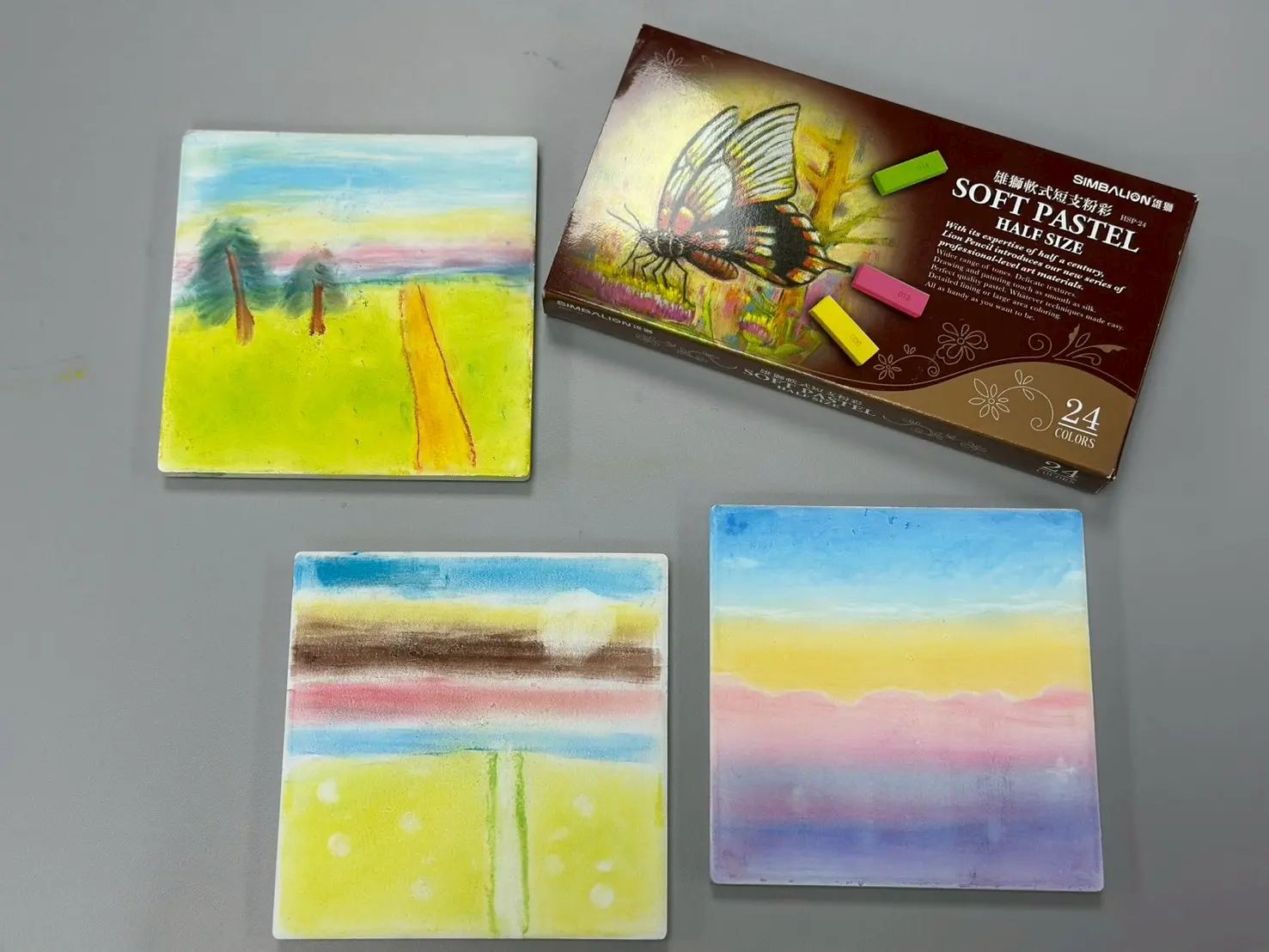 學生自由創作的和諧粉彩杯墊與軟粉彩